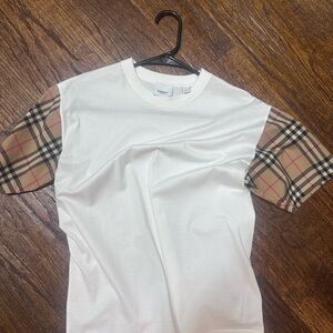 Burberry Cream/Off-White Crewneck Tee